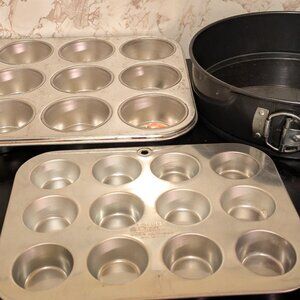 Cupcake, Nut Tussie/Mini Cupcake Tins & Springform Pan - light use